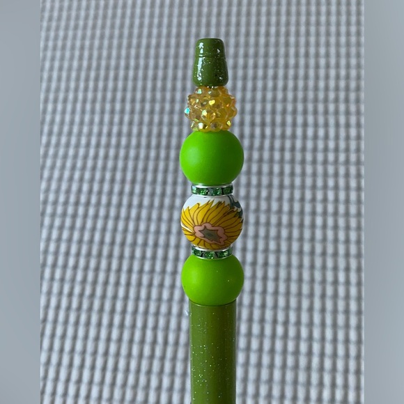 Green Glow In The Dark Hoodie Pen Holder (3D Printed)& Green Pen! - Picture 4 of 6